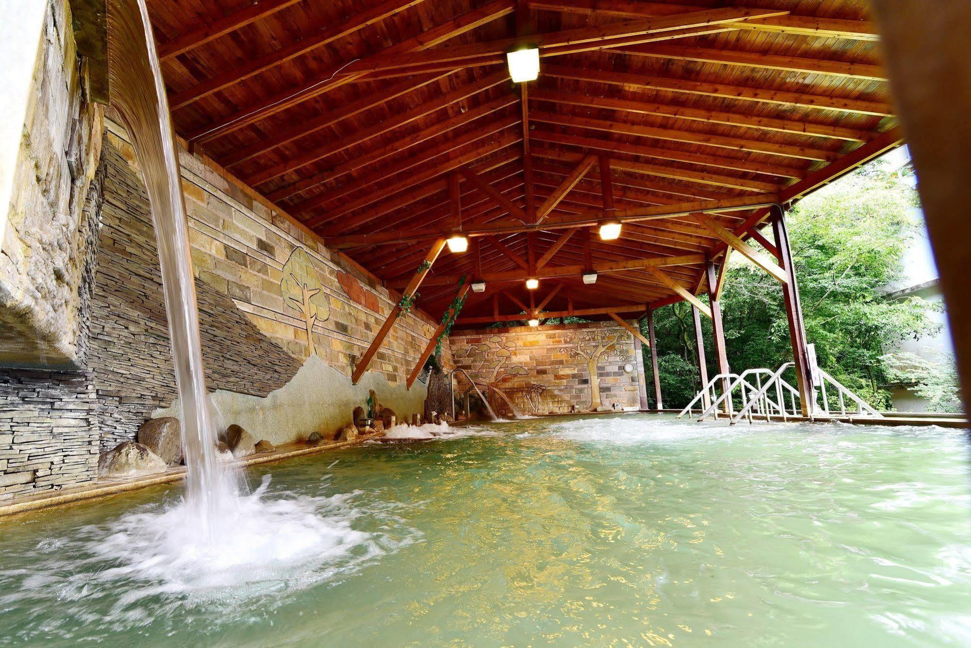 Jenq Yang Hotspring Hotel Renai Dış mekan fotoğraf
