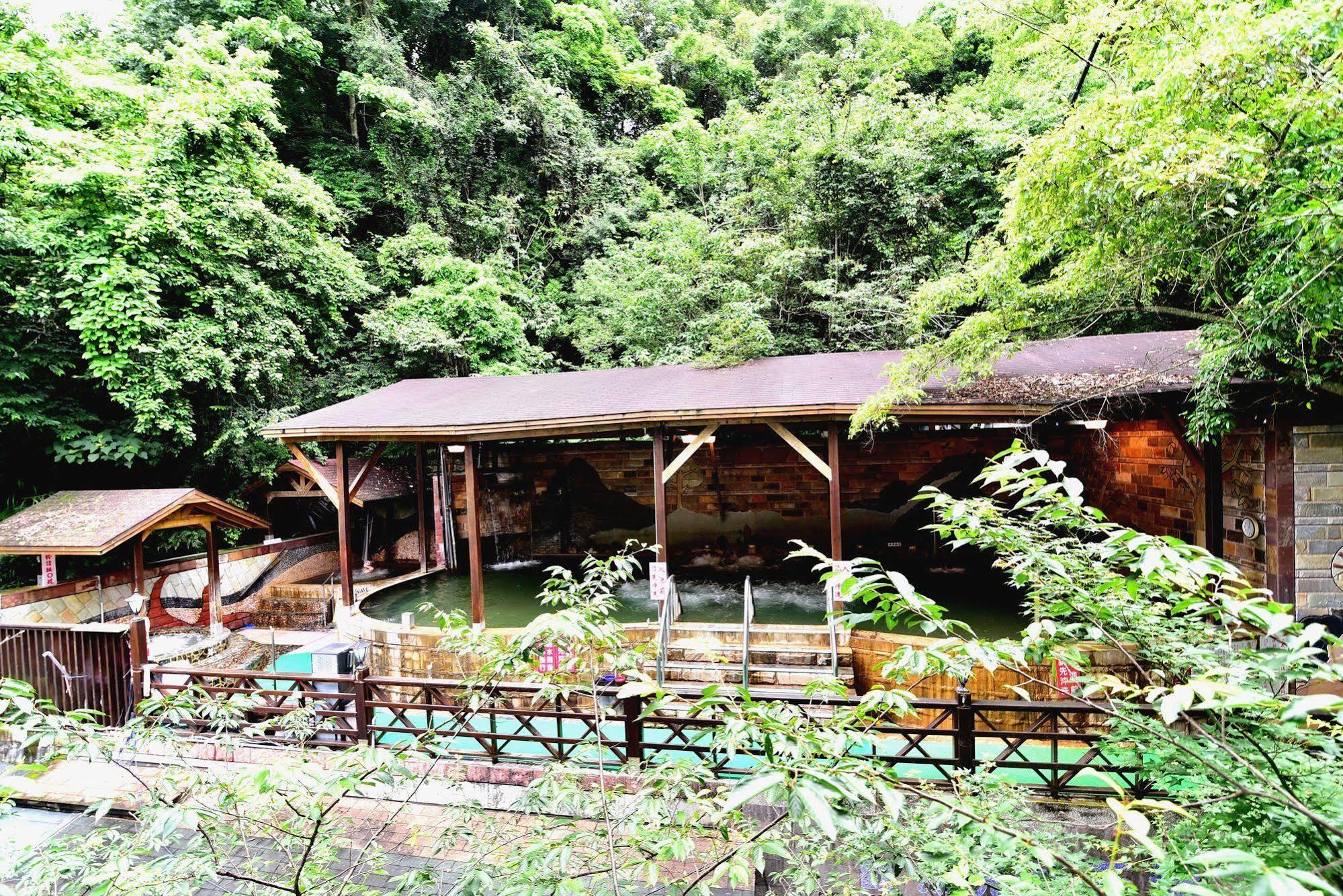 Jenq Yang Hotspring Hotel Renai Dış mekan fotoğraf